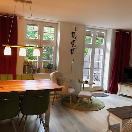 4 Wunderschoene Ferienwohnungen Im Kavaliershaus Schwerin  Exterior foto