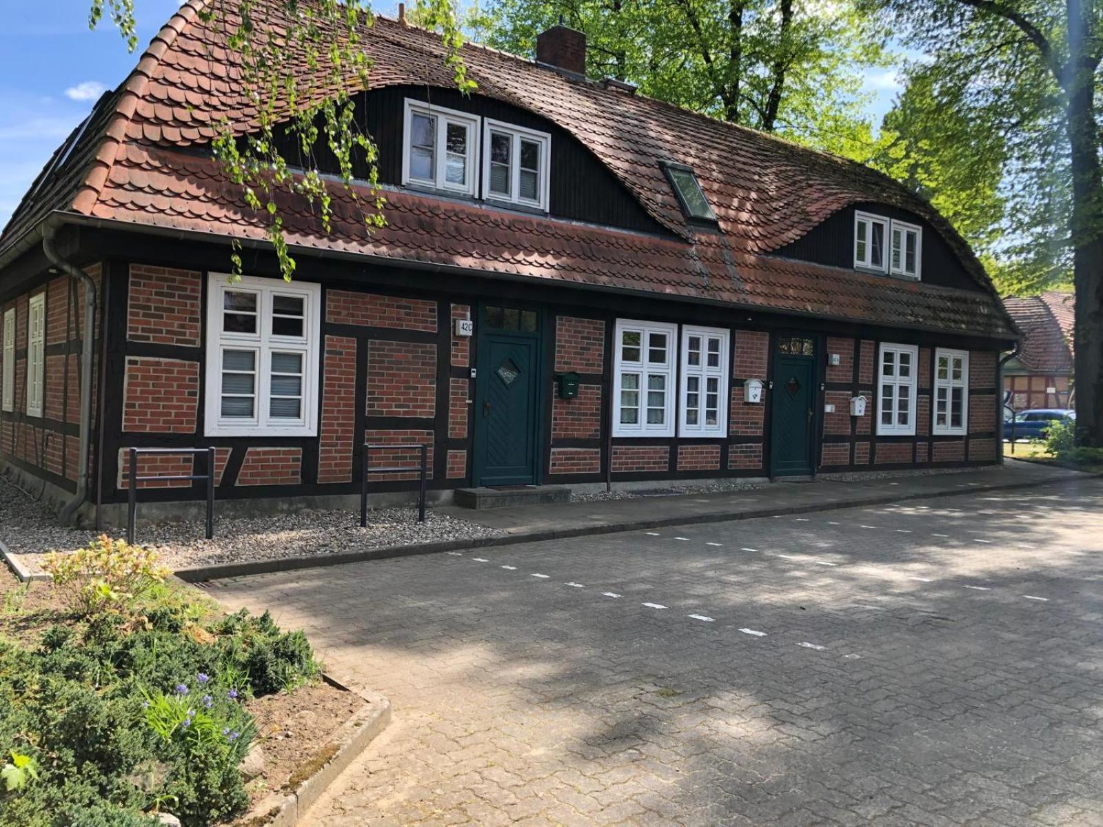 4 Wunderschoene Ferienwohnungen Im Kavaliershaus Schwerin  Exterior foto