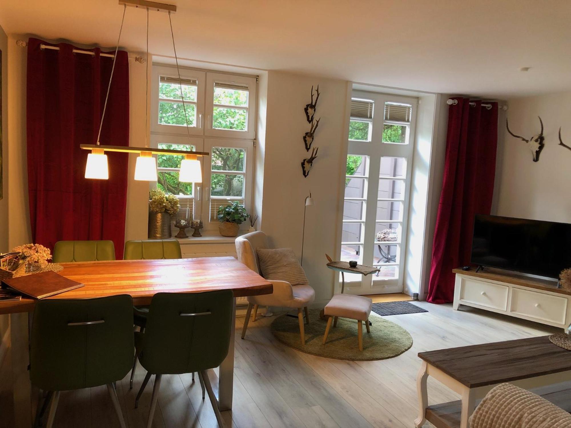 4 Wunderschoene Ferienwohnungen Im Kavaliershaus Schwerin  Exterior foto